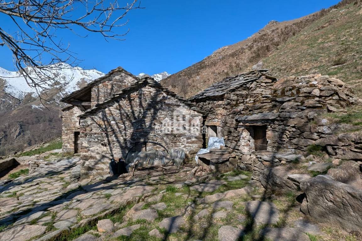 Rustico in vendita a Valchiusa, Inverso