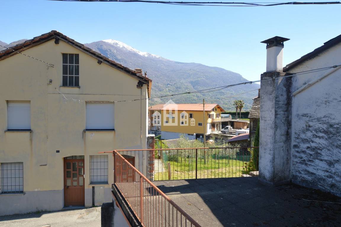 Casa semindipendente in vendita a Quincinetto