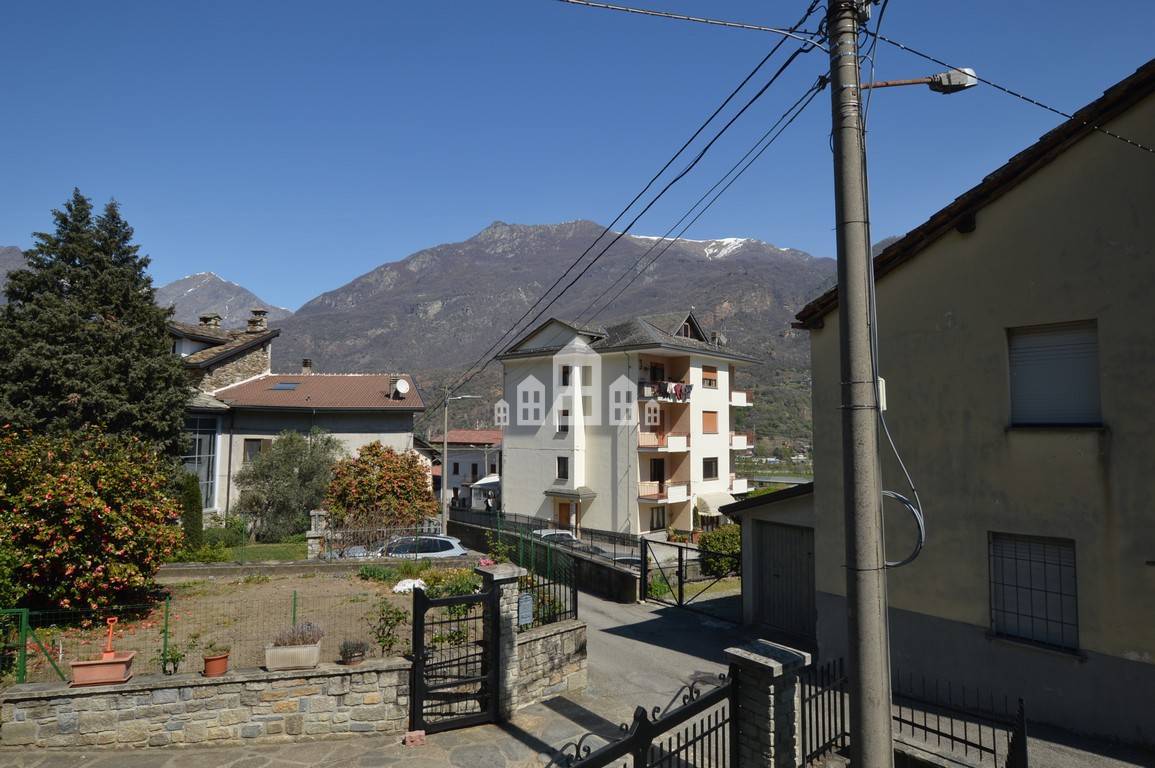 Casa semindipendente in vendita a Quincinetto