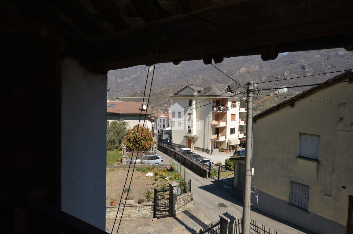 Casa semindipendente in vendita a Quincinetto