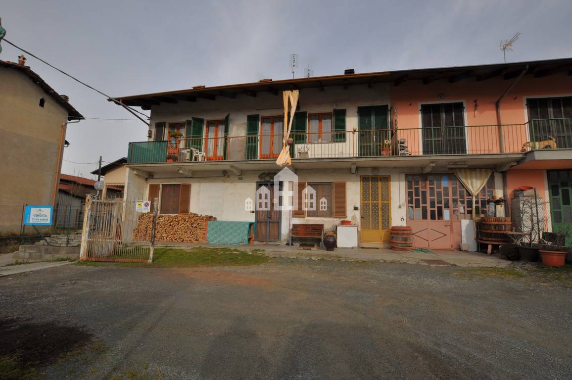 Casa semindipendente in vendita a Castellamonte, Spineto