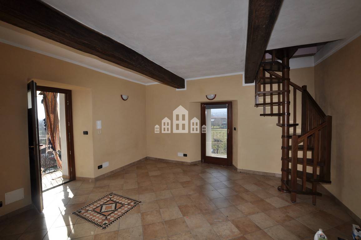 Casa semindipendente in vendita a Cuorgn, Salto