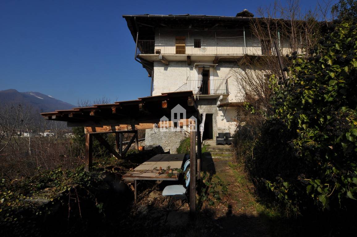 Casa semindipendente in vendita a Cuorgn, Salto