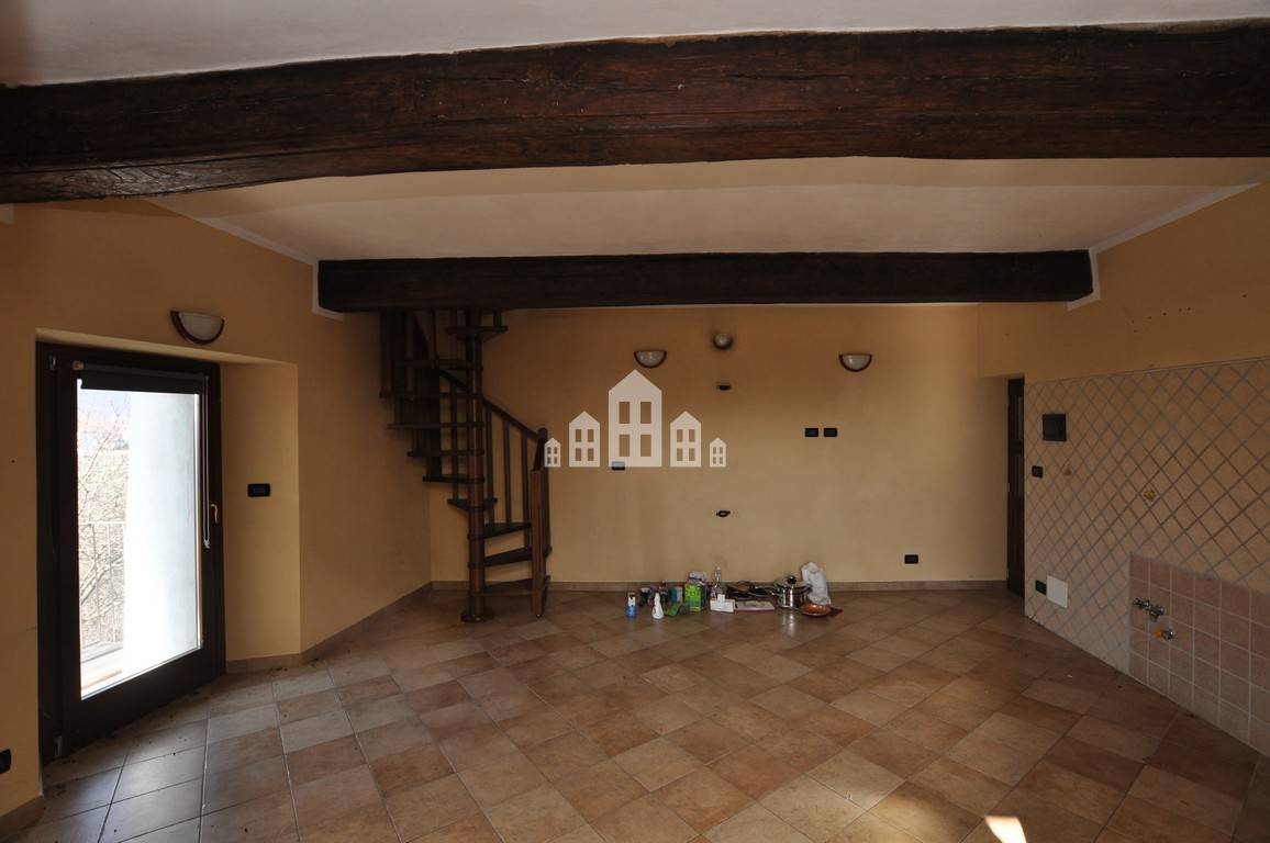 Casa semindipendente in vendita a Cuorgn, Salto