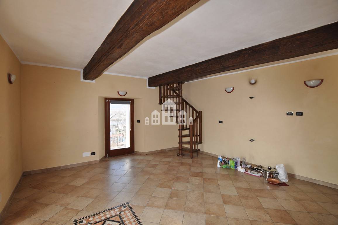 Casa semindipendente in vendita a Cuorgn, Salto