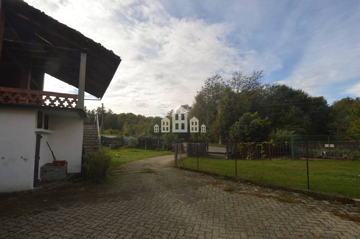 Casa semindipendente in vendita a Val di Chy, Pecco