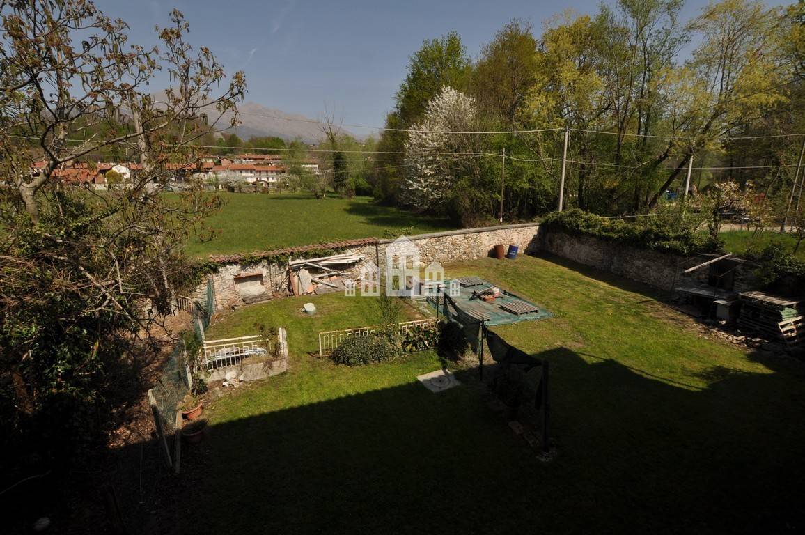 Porzione di bifamiliare in vendita a Castellamonte, Spineto