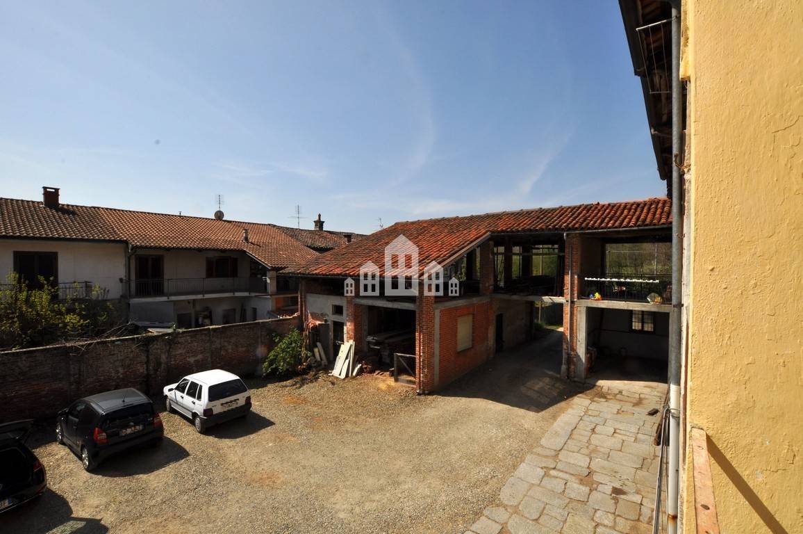 Porzione di bifamiliare in vendita a Castellamonte, Spineto