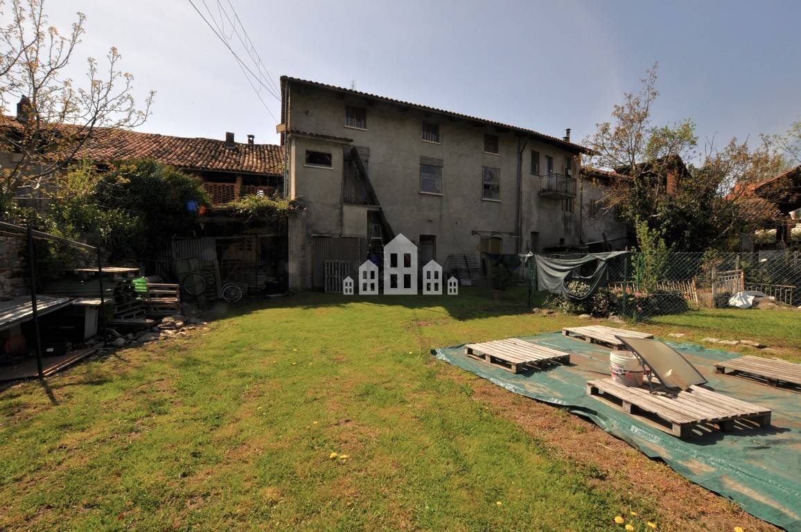 Porzione di bifamiliare in vendita a Castellamonte, Spineto