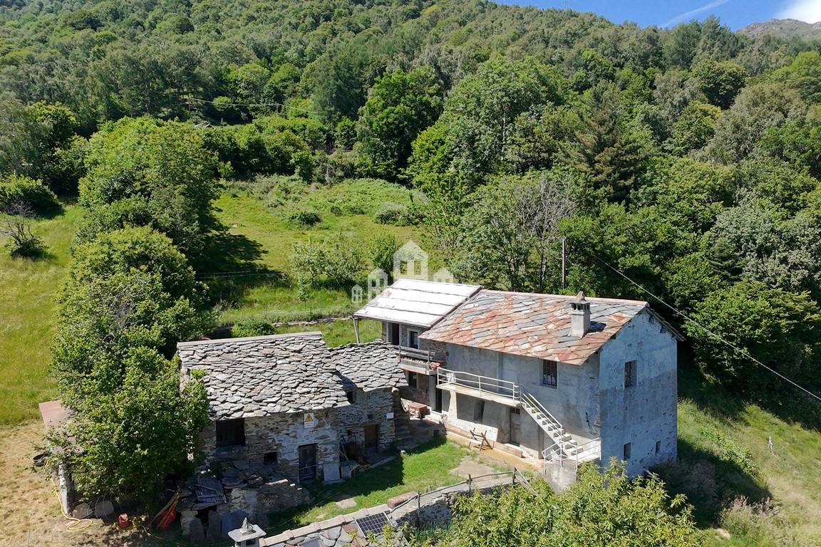 Casa semindipendente in vendita a Brosso