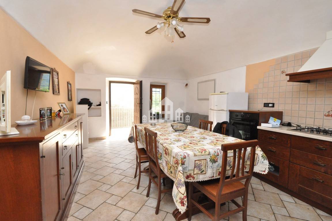 Casa semindipendente in vendita a Cuorgn, Salto
