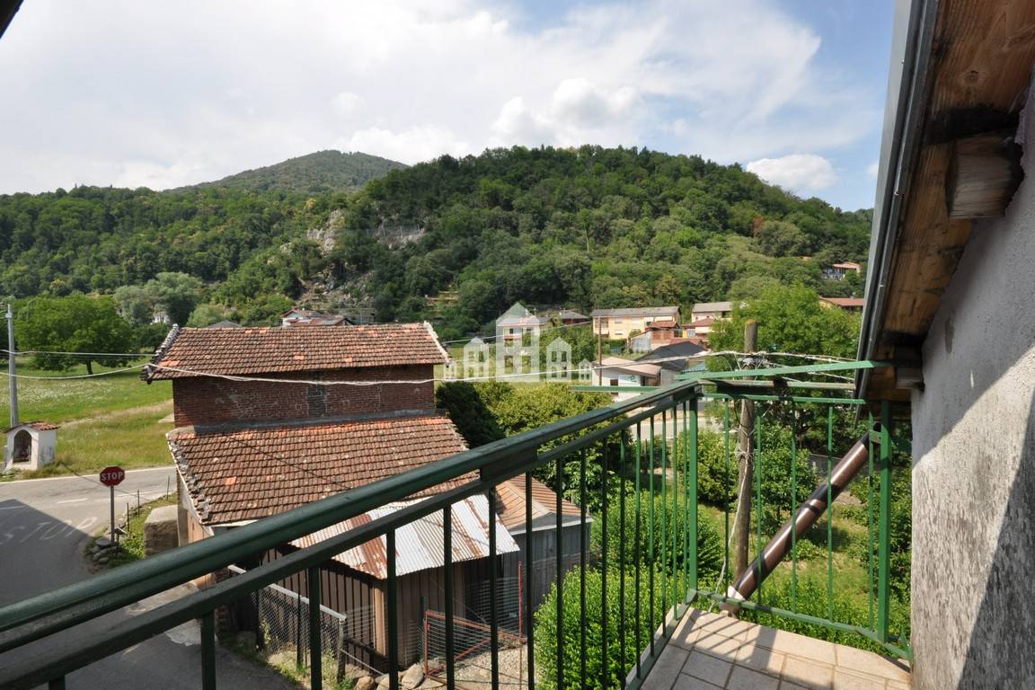 Casa semindipendente in vendita a Cuorgn, Salto