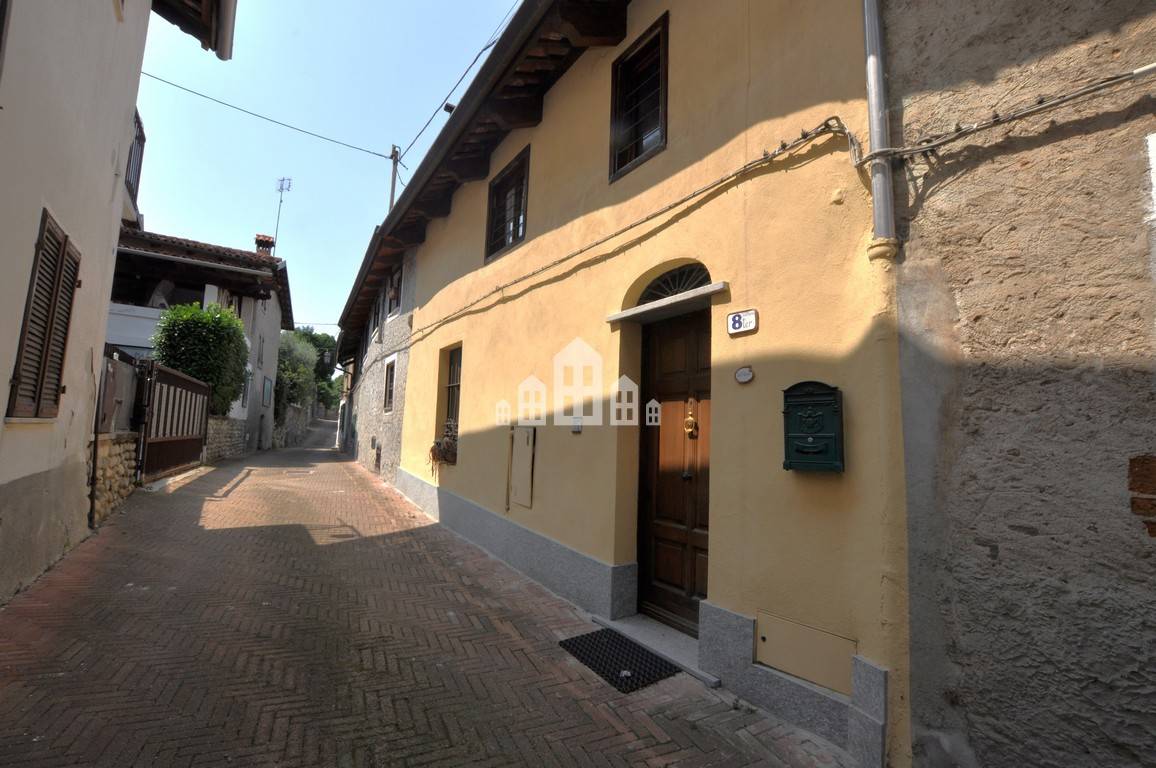 Casa semindipendente in vendita a Torre Canavese