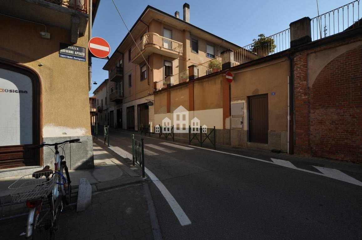 Locale commerciale in vendita a Feletto