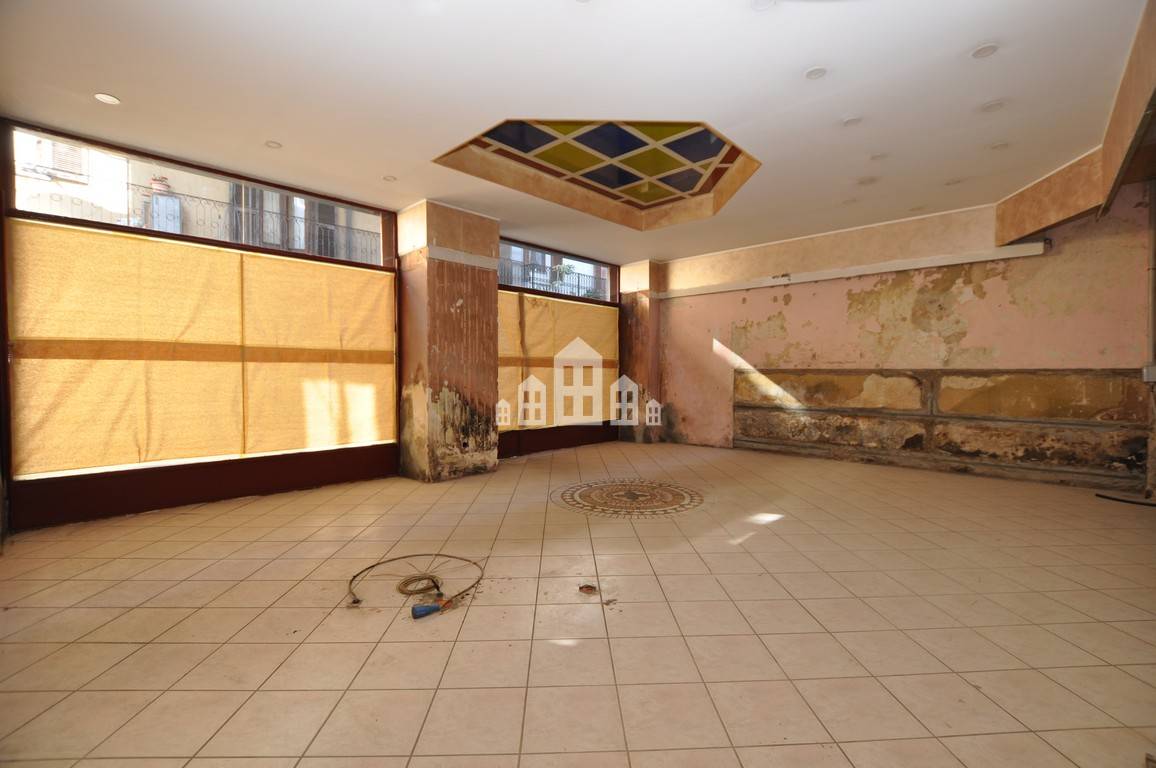 Locale commerciale in vendita a Feletto