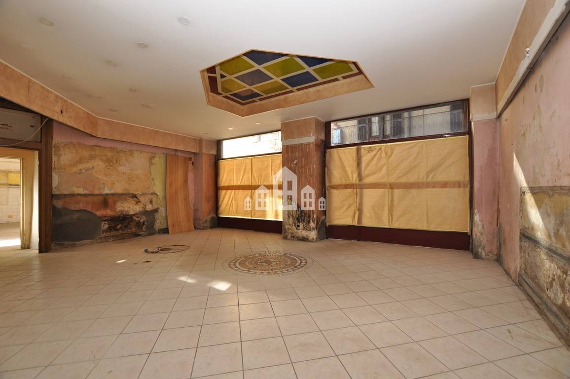 Locale commerciale in vendita a Feletto