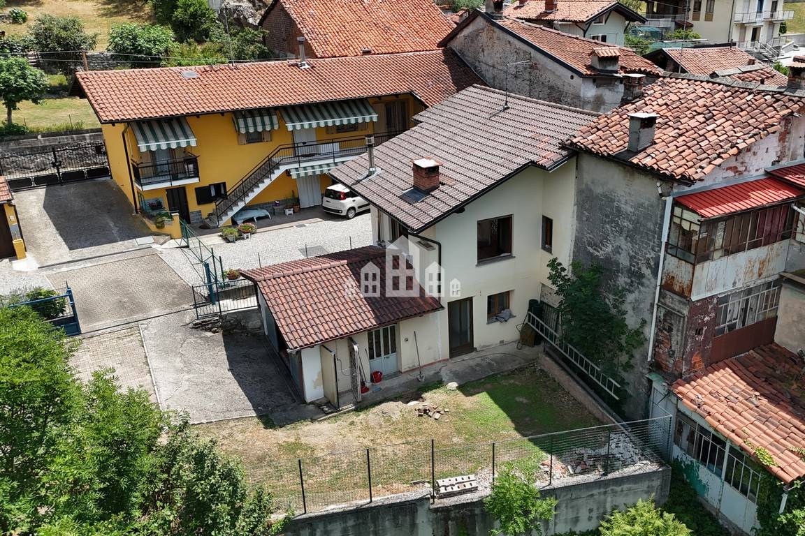 Casa semindipendente in vendita a Cuorgn, Priacco