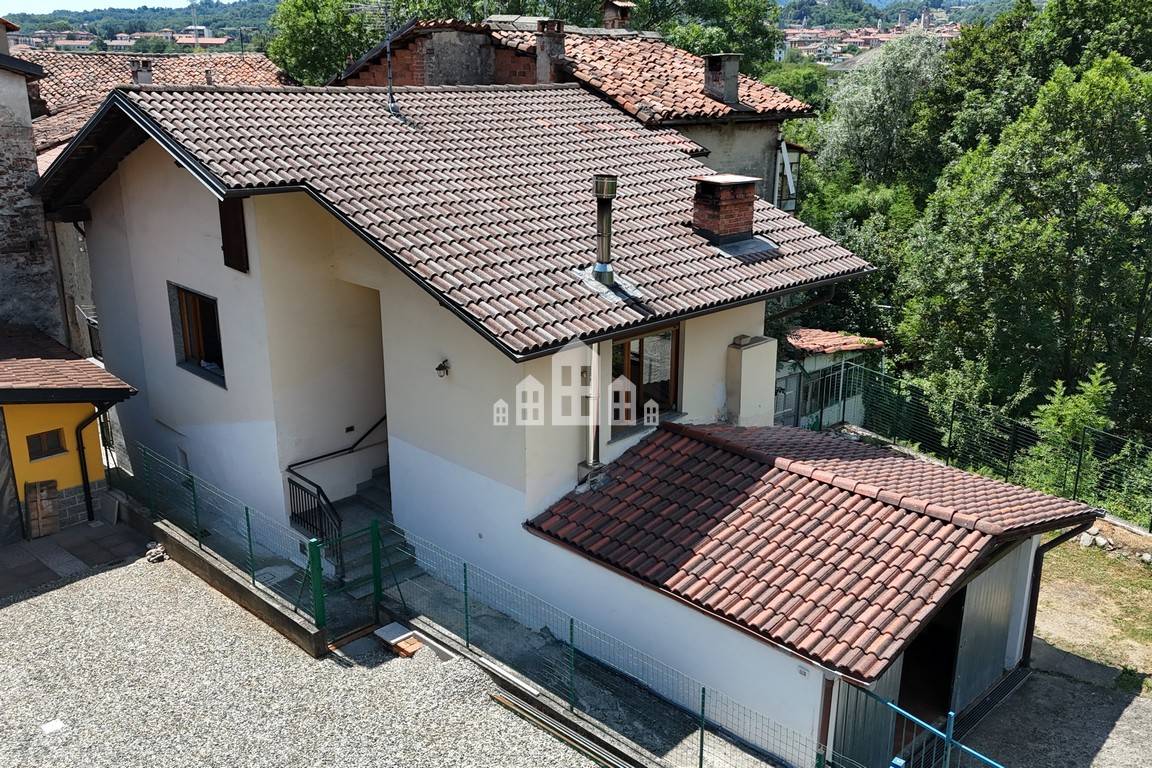 Casa semindipendente in vendita a Cuorgn, Priacco