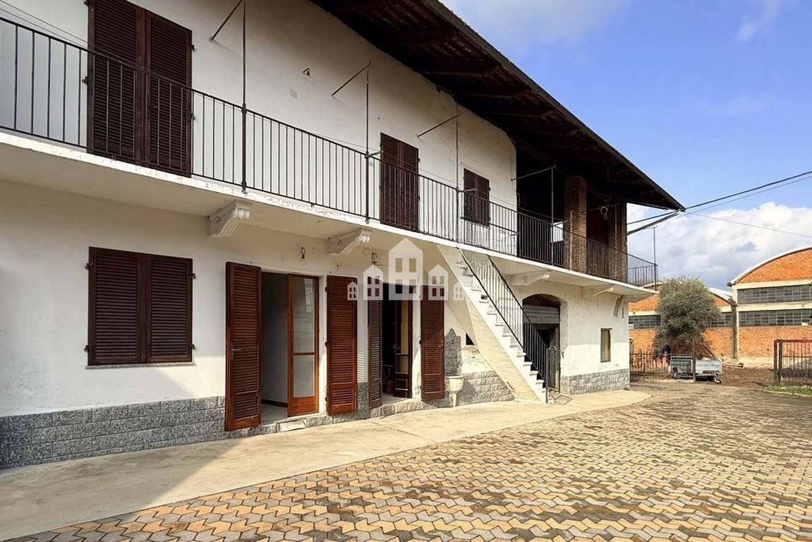 Casa semindipendente in vendita a Rivarolo Canavese, Vesignano