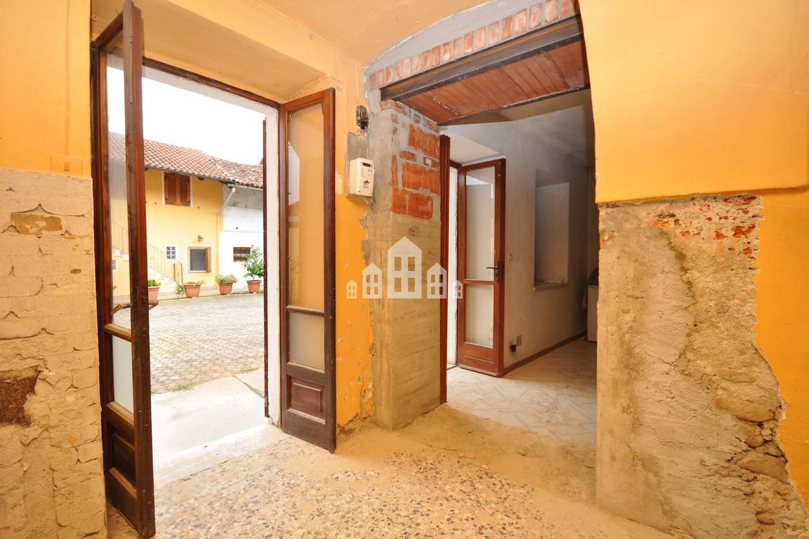 Casa semindipendente in vendita a Rivarolo Canavese, Vesignano