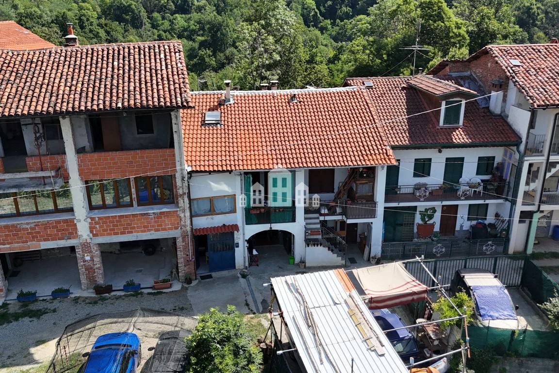 Casa semindipendente in vendita a Castellamonte, Preparetto