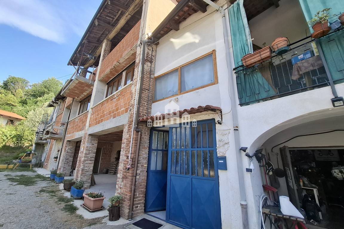 Casa semindipendente in vendita a Castellamonte, Preparetto