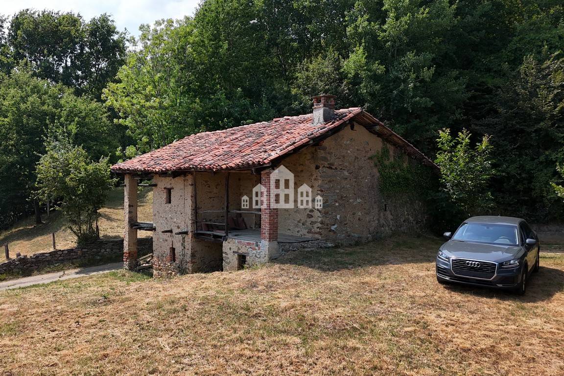 Rustico in vendita a Val di Chy, Lugnacco