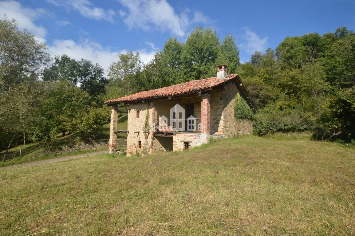 Rustico in vendita a Val di Chy, Lugnacco