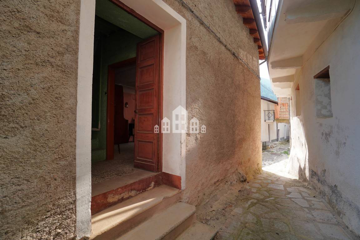 Casa semindipendente in vendita a Ronco Canavese