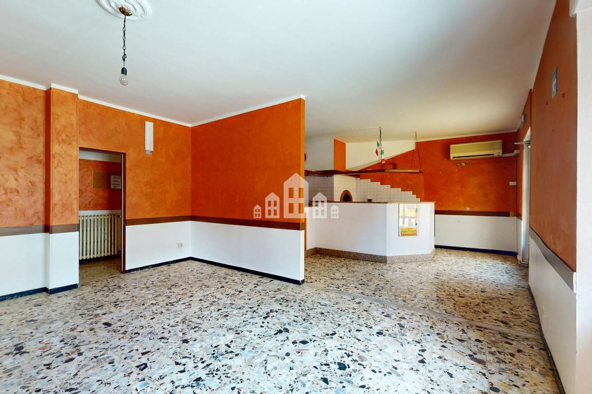 Locale commerciale in vendita a San Martino Canavese