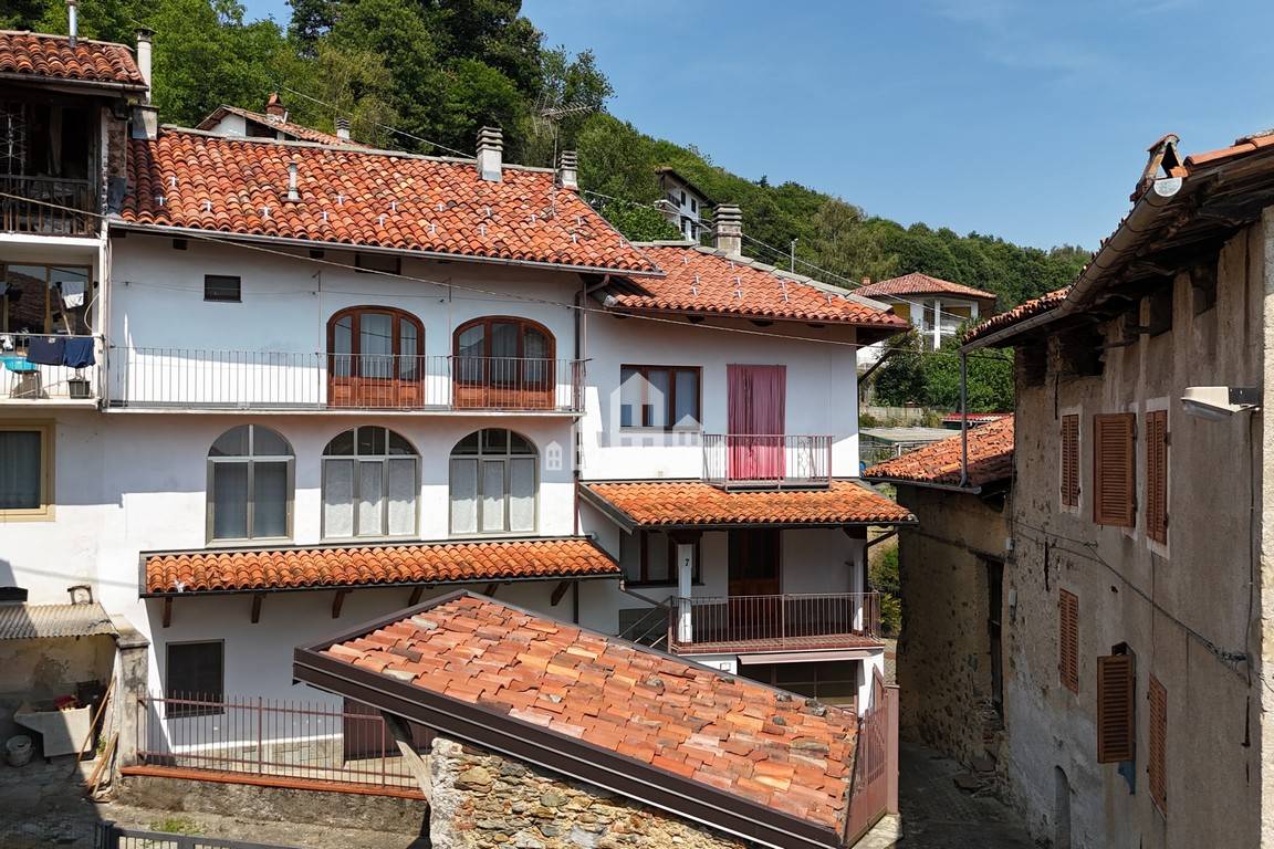 Casa semindipendente in vendita a Val di Chy, Pecco