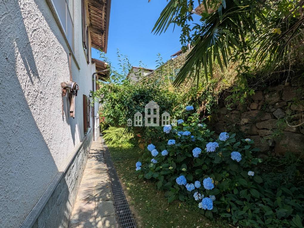 Casa semindipendente in vendita a Val di Chy, Pecco