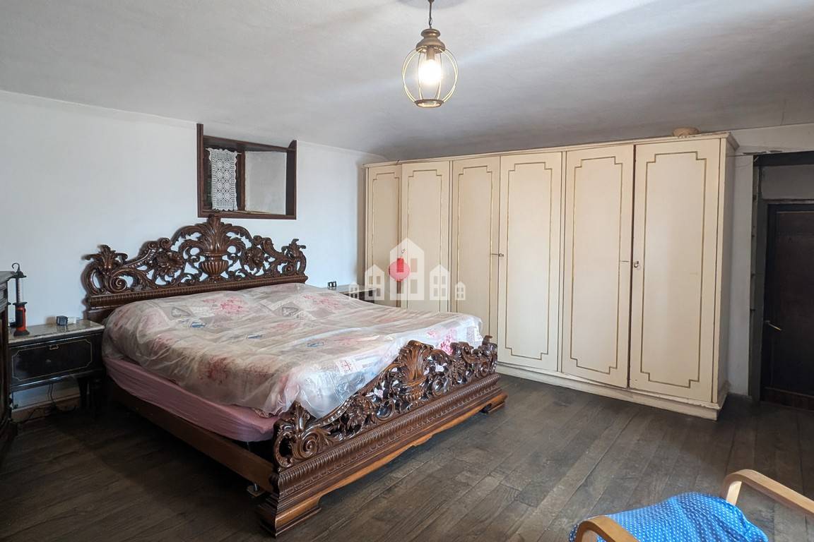 Casa semindipendente in vendita a Valchiusa, Inverso