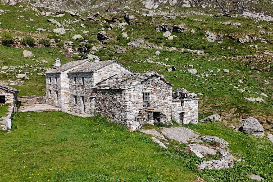 Rustico in vendita a Quincinetto