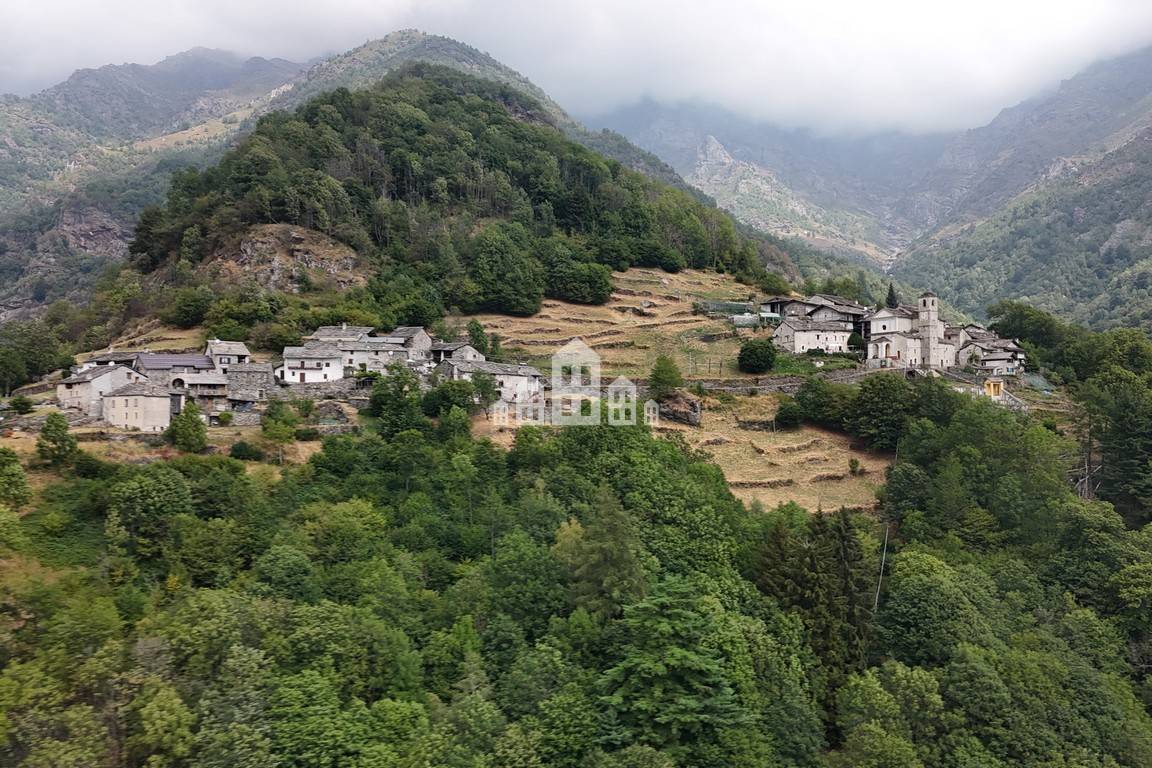 Casa semindipendente in vendita a Traversella