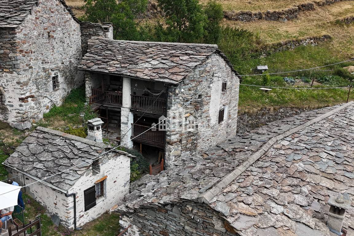 Casa semindipendente in vendita a Traversella