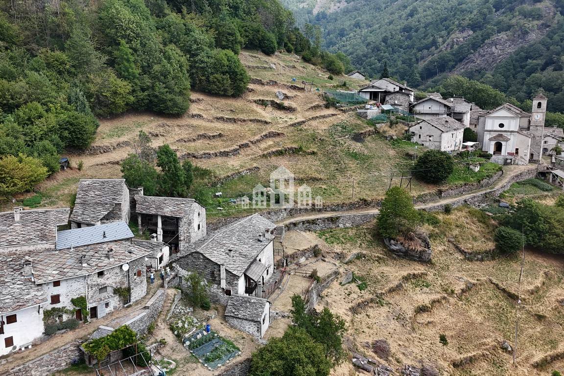 Casa semindipendente in vendita a Traversella