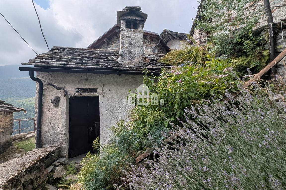 Casa semindipendente in vendita a Traversella