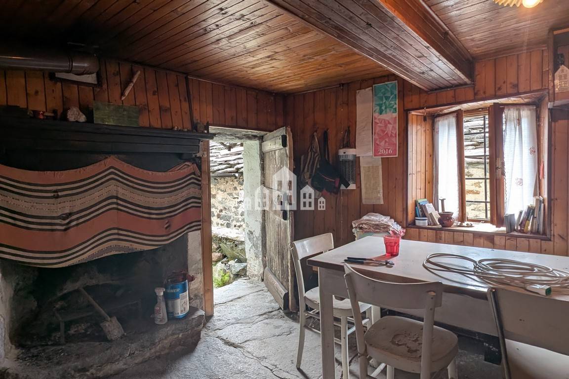 Casa semindipendente in vendita a Traversella