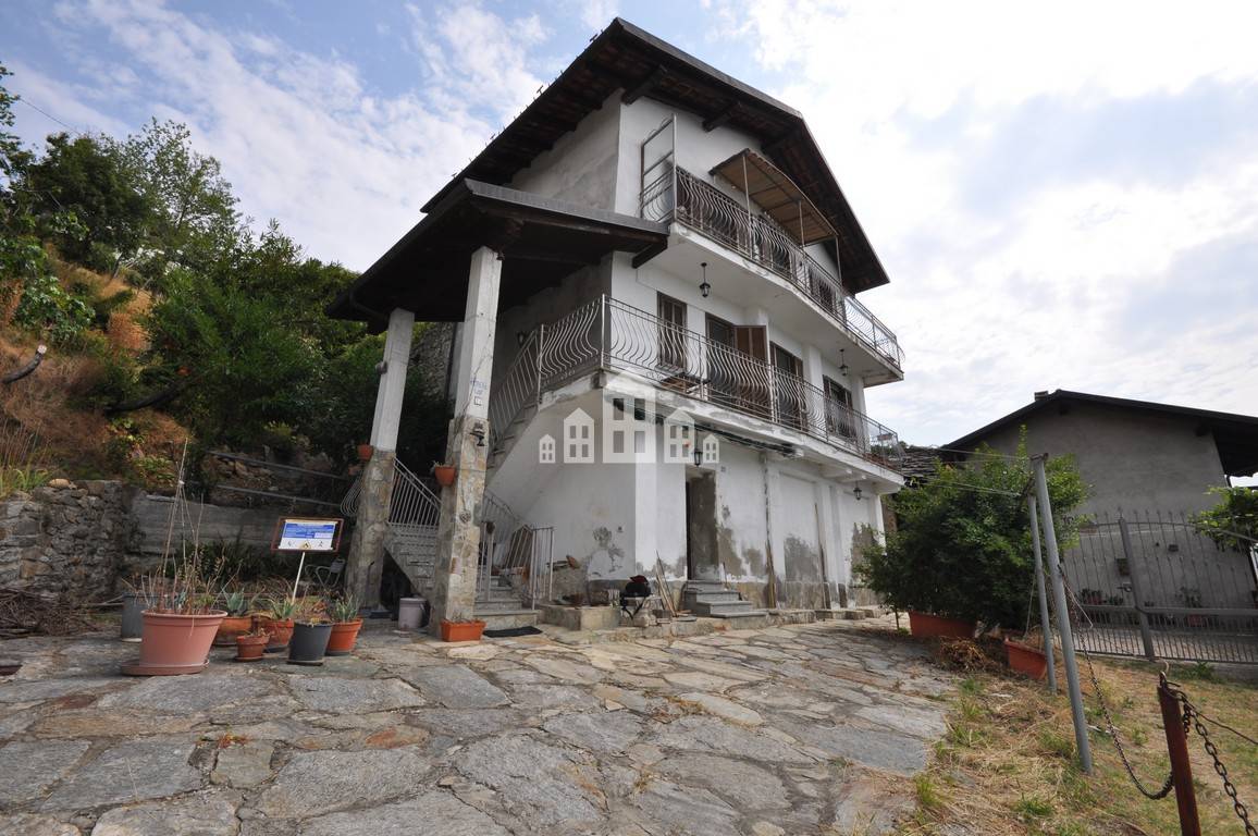 Casa semindipendente in vendita a Cuorgn, Salto