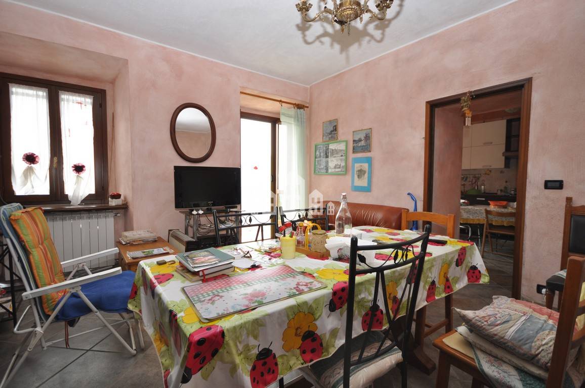 Casa semindipendente in vendita a Cuorgn, Salto