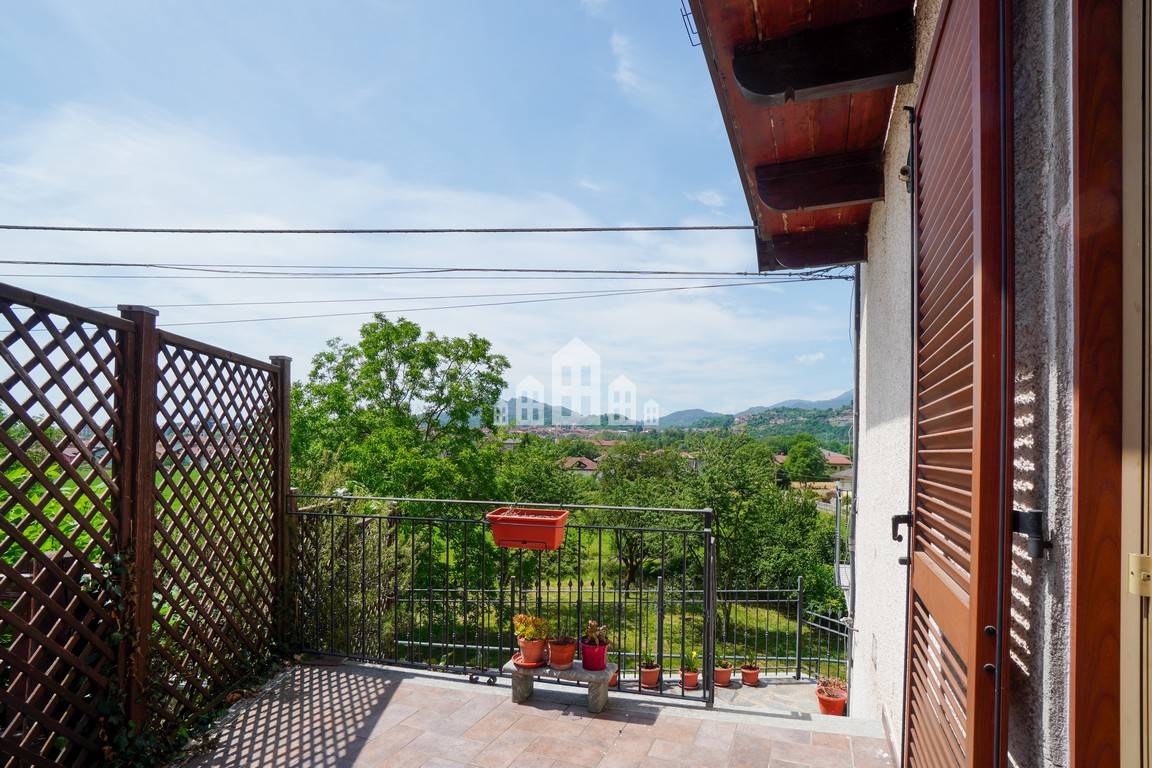 Casa semindipendente in vendita a Cuorgn, Salto