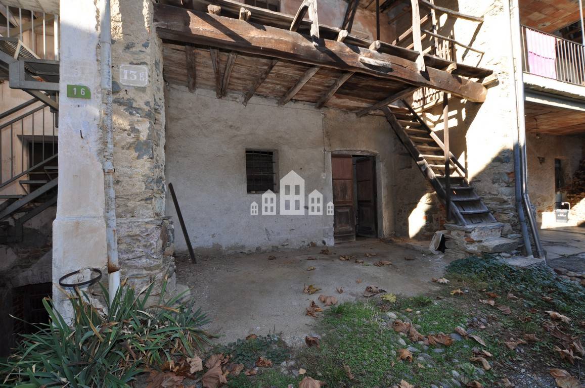 Magazzino in vendita a Castellamonte, San Giovanni Canavese