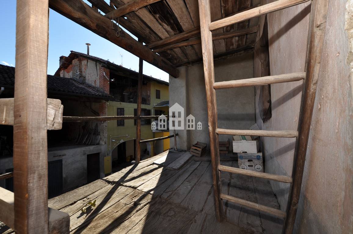 Magazzino in vendita a Castellamonte, San Giovanni Canavese