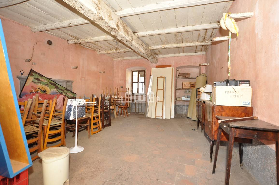 Magazzino in vendita a Castellamonte, San Giovanni Canavese