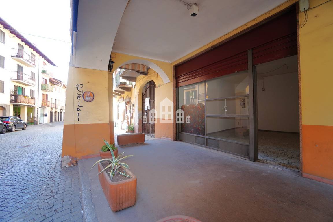 Locale commerciale in vendita a Castellamonte