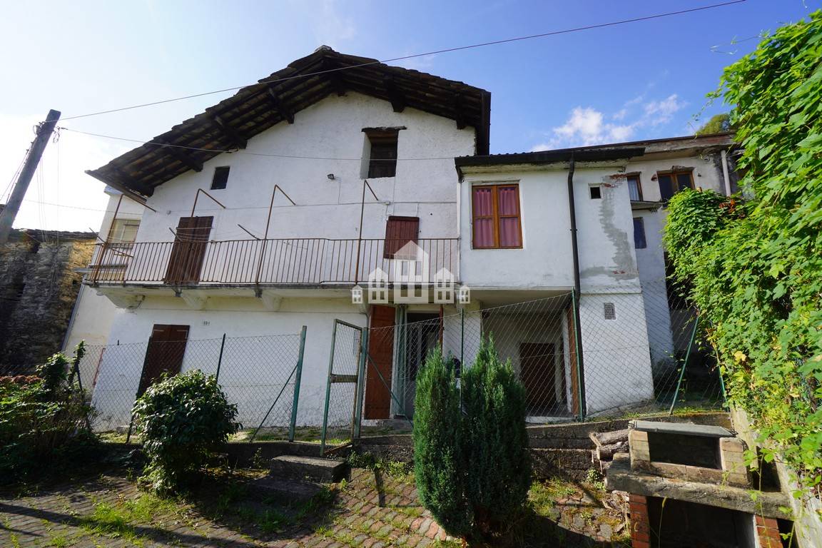 Casa semindipendente in vendita a Pont-Canavese
