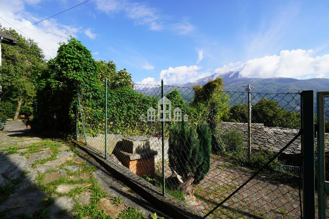Casa semindipendente in vendita a Pont-Canavese