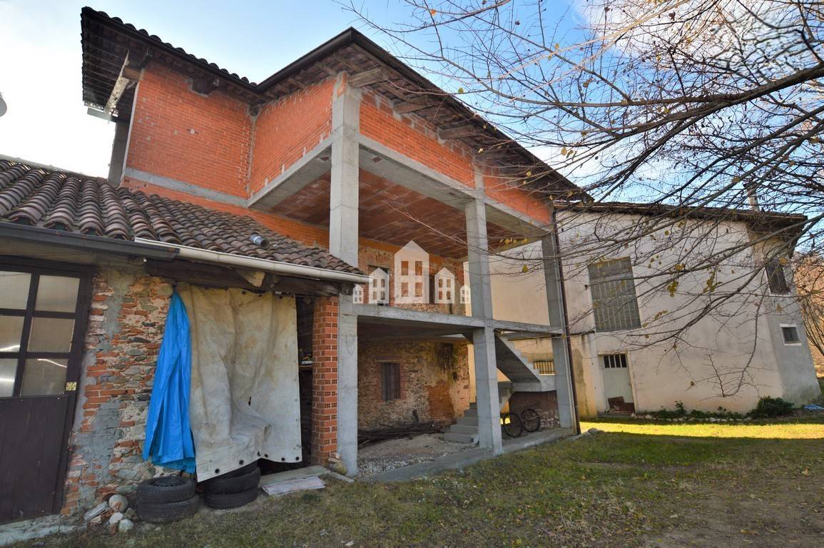 Rustico in vendita a Castellamonte, Preparetto