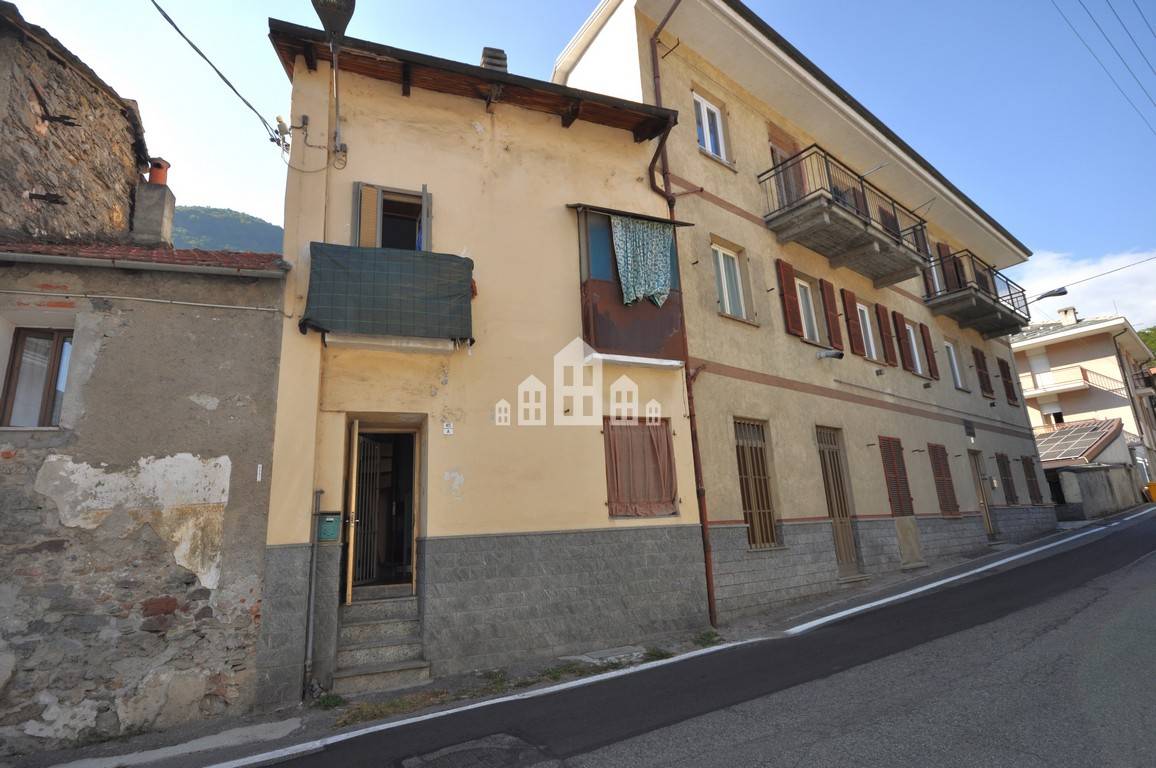 Casa semindipendente in vendita a Pont-Canavese